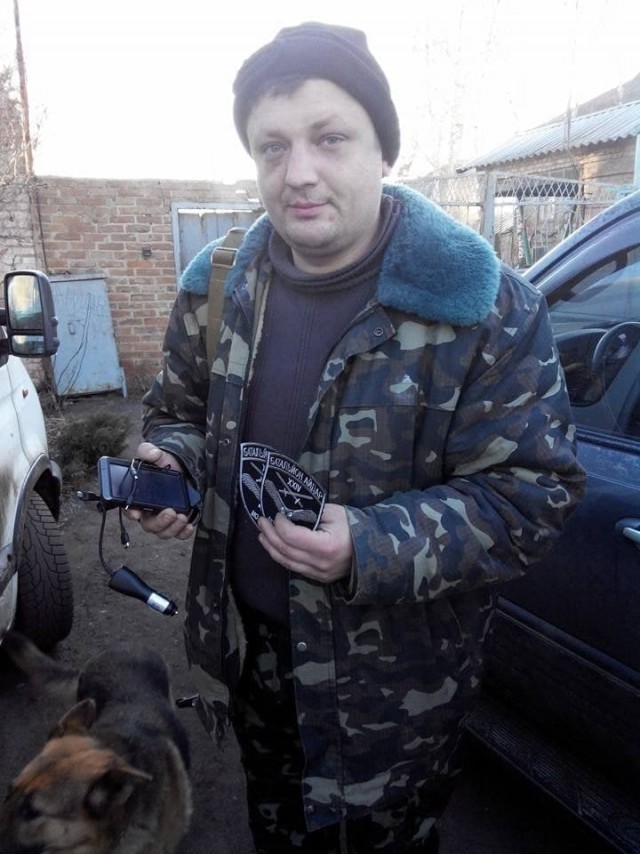 В Кабинет Министров Украины прорывается неизвестный мужчина, угрожает взорвать внутри гранату.