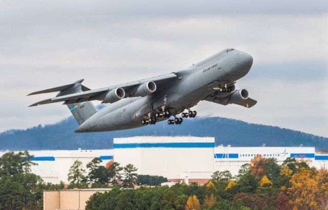 Lockheed C-5 Galaxy. Самый крупный военно-транспортный самолёт ВВС США