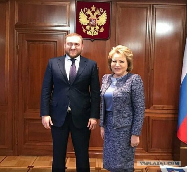 Экс-сенатора Арашукова и его отца приговорили к пожизненному заключению за убийства