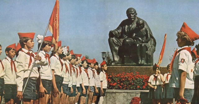 В Новосибирске подростки-зумерши систематически избивают одноклассницу, а видео выкладывают в сеть