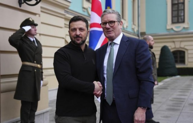 А Стармер жал руку Зеленскому?