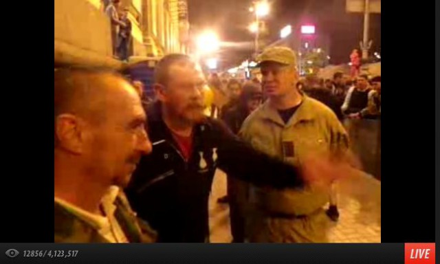 Киев. Самооборона майдана vs. Правый сектор