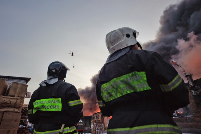 Пожар в Москве: дым виден за несколько километров