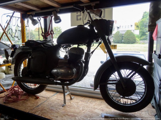 Раритетная военная техника в закромах пенсионера