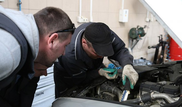 Кому нужны такие понты? Во что превращается BMW X5 спустя 15 лет