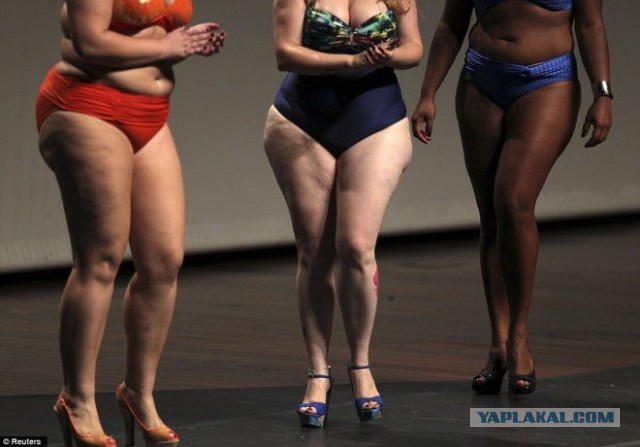 Модель plus-size снялась обнаженной для британского журнала