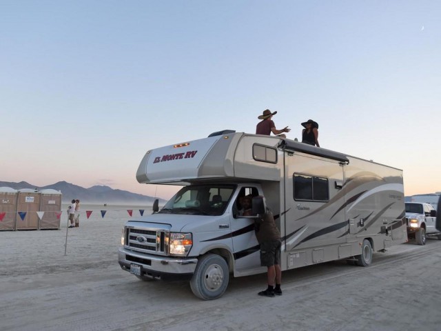 Огонь, песок и безумие: В Неваде стартовал Burning Man 2017!