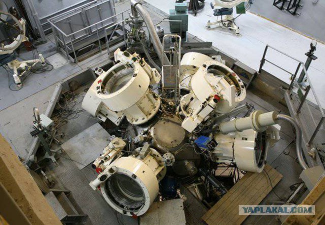 В Сарове смонтировали лазерную термоядерную установку