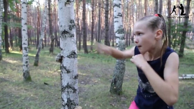 Девочка психанула