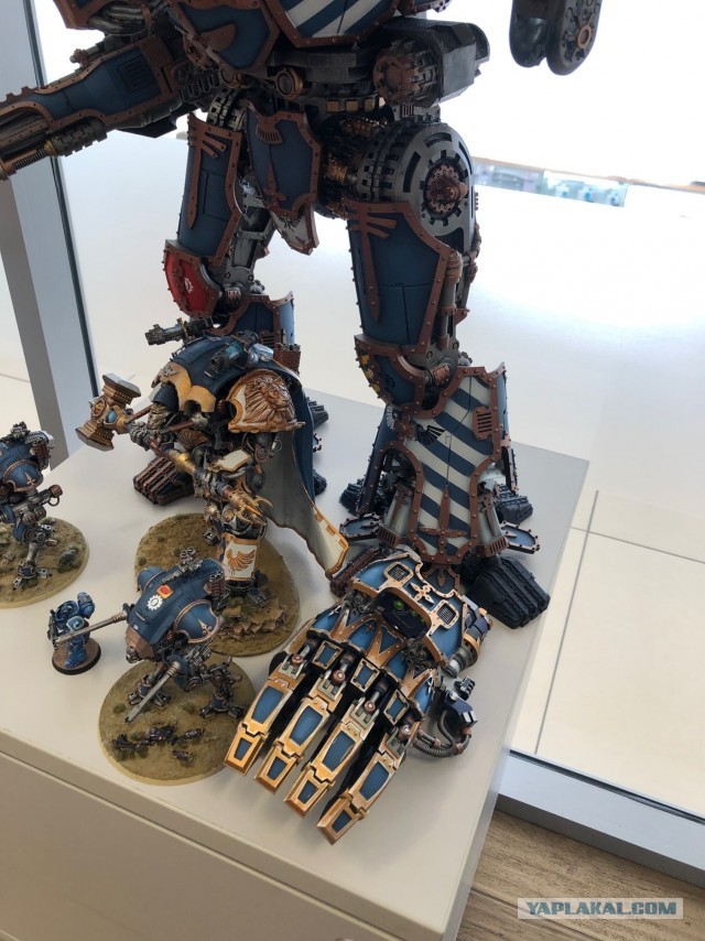 Warlord Titan. Сервиторим потихоньку