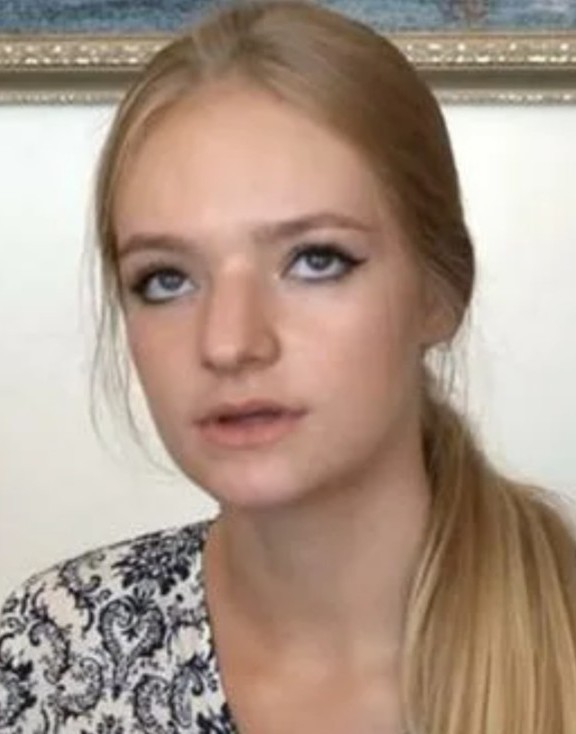 У дочери Пескова на раскрылись глаза