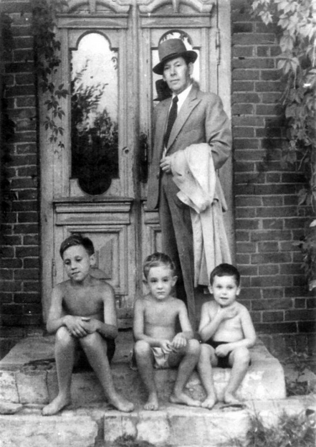 Просто старые фото - №LVIII. Чёрно-белый мир