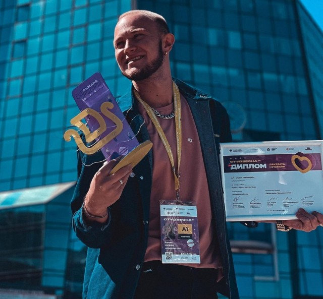 «Нас тоже отчислите?)»