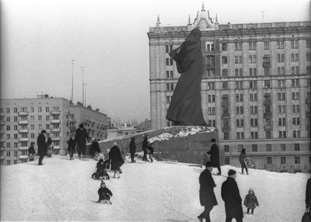 Москва и москвичи. Двадцатый век. 20.02.25