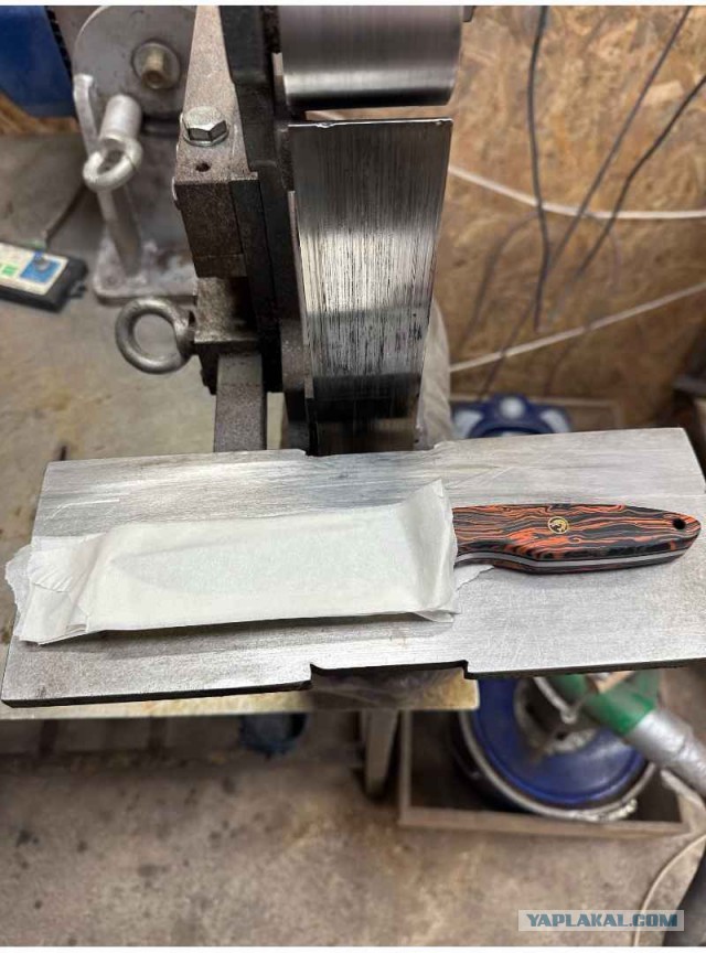 Нож из стали magnacut