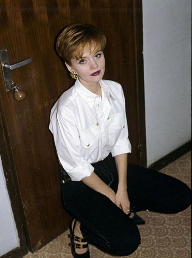 Девчата из 90-х и 00-х