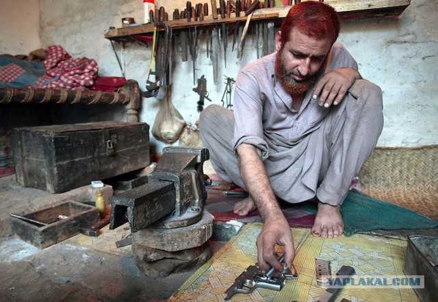 Из г*вна и палок