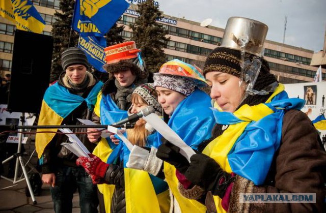 Верховная рада Украины лишила неприкосновенности депутата Надежду Савченко и ее тут же арестовали