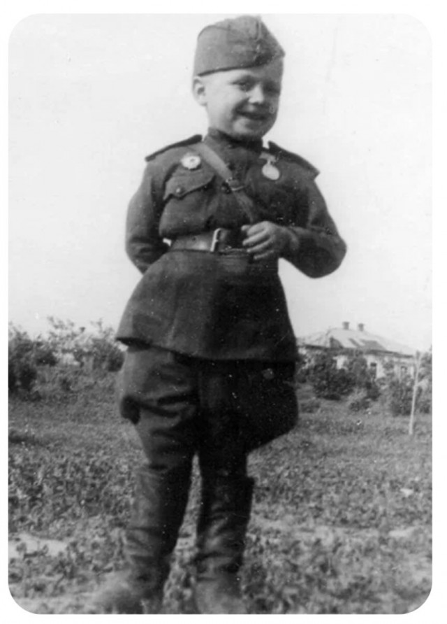 17 сентября 1939 года родился актер кино, режиссер и сценарист Владимир Валентинович Меньшов