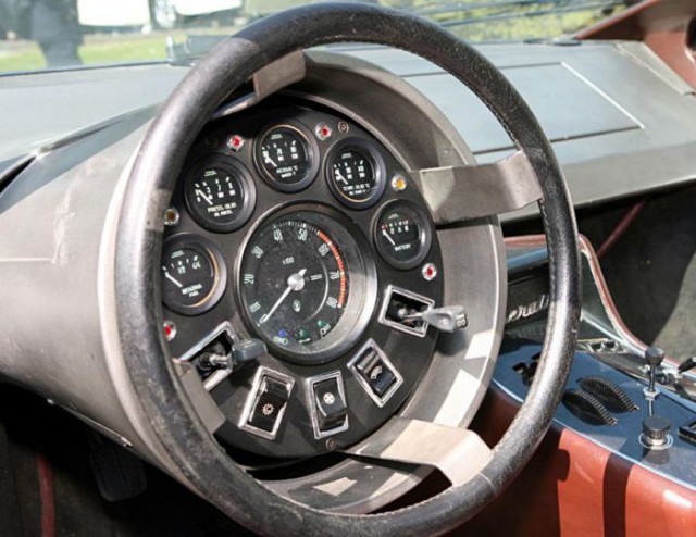 Невероятные автомобильные панели приборов