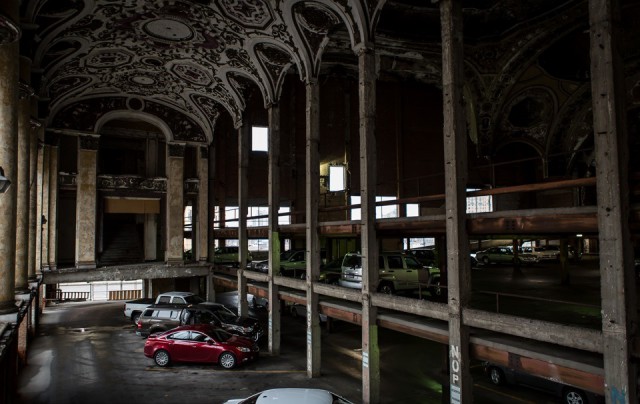 Детройт. Самая странная парковка в мире.