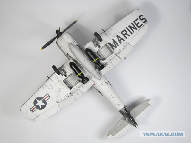 AU-1  Модель самолета из бумаги