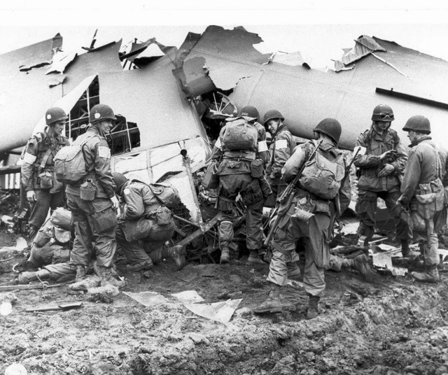 Провал блицкрига от фельдмаршала Монтгомери.Операция "Маркет Гарден" в Голландии,1944 год