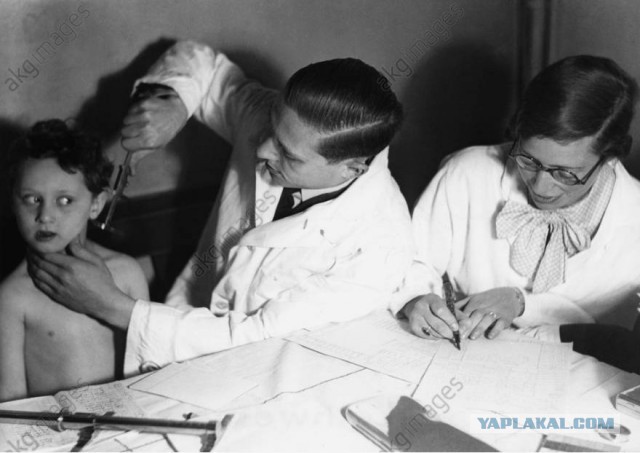 США разрабатывали биооружие, воздействущее на репродуктивную функцию русских женщин.