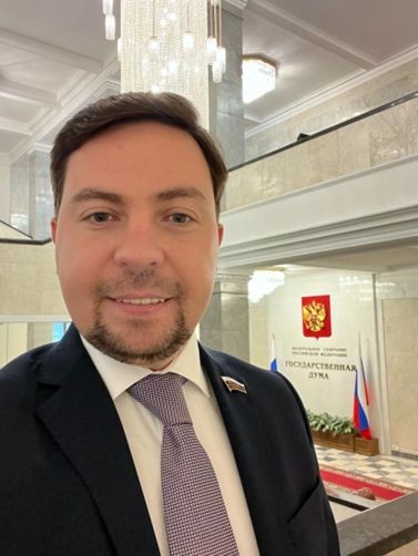 Павел Семин провел встречу с главой ДНР Денисом Пушилиным в рамках ПМЭФ-2022.