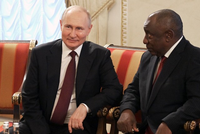 Владимир Путин не поедет в ЮАР на саммит БРИКС, сообщила администрация южноафриканского президента