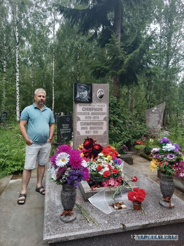 12 августа 1974 года вышел фильм "В бой идут одни старики"