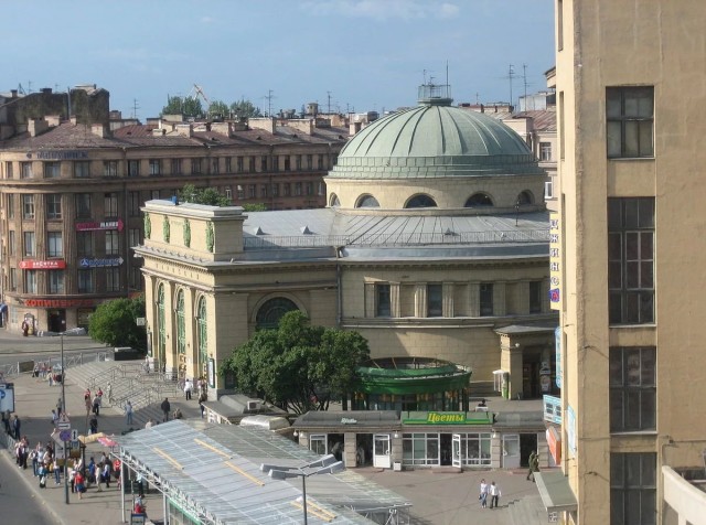 Отсутствующий Сталин на "Нарвской"