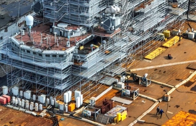 Единственный авианесущий крейсер России...