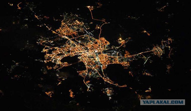 Российский космонавт показал, как выглядят российские города из космоса ночью