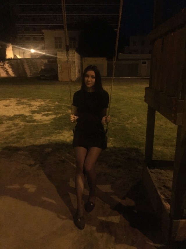 Девушки из соцсетей в коротких платьях