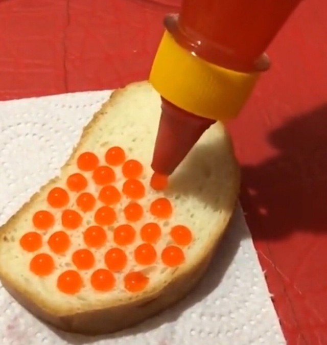 Москвичей призвали не выбрасывать контейнеры с икрой в раздельный сбор