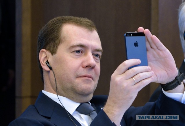 В правительстве заявили о готовности россиян отказаться от техники Apple в связи с законом о ПО