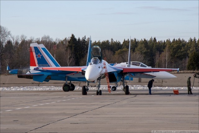 Тренировки "Русских витязей" на новых Су-35С в Кубинке