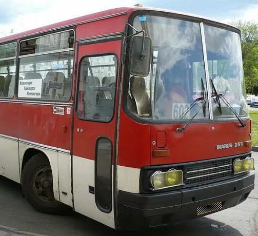 Как советские водители Икарусов выбирали цвет "очков" для фар