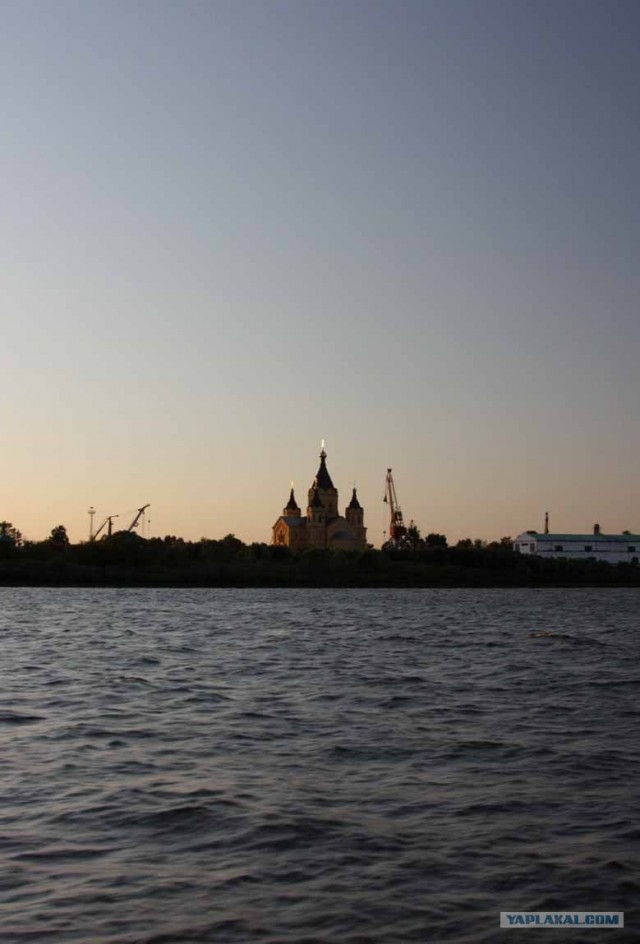 На катере в пос.Макарьево или Топограв, бе-бе-бе)