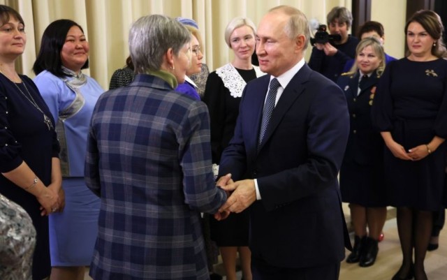 На встречу «матерей мобилизованных» с Путиным пришли участницы провластных движений и сотрудницы госорганизаций