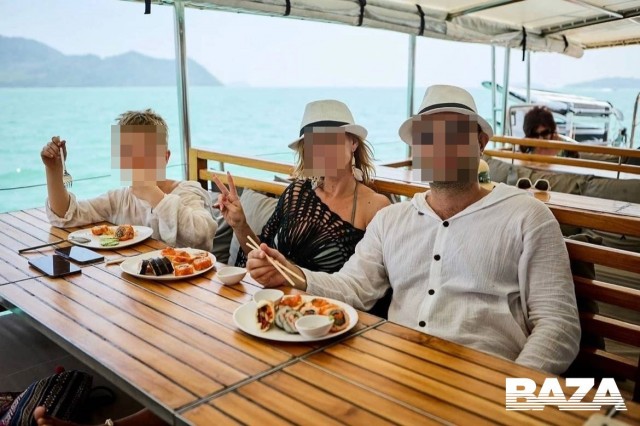 Погибшая в упавшей с парковки машине беременная девушка была с любовником в момент трагедии. Муж узнал о её смерти из новостей