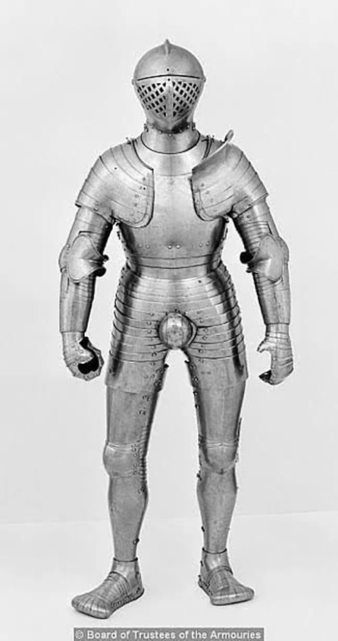 Доспехи короля Генриха VIII в 29 и 49 лет