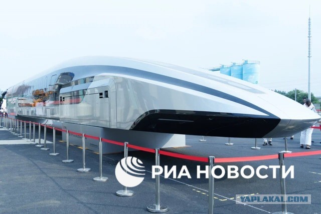 Китай показал прототип нового поезда маглев, который сможет развивать скорость до 600 км/ч