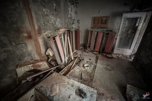 Детство, украденное мирным атомом. Заброшенный с 1986 года детский сад в Припяти