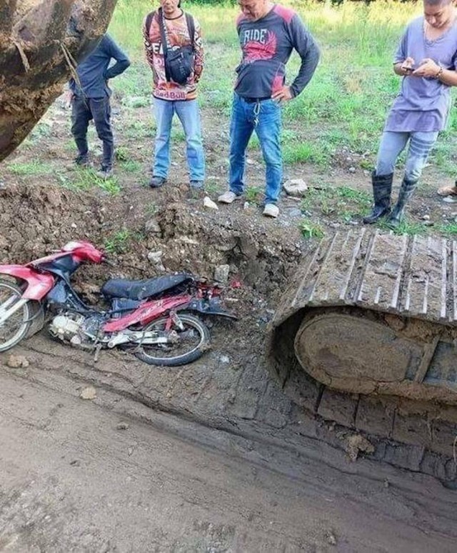 *зачёркнуто*