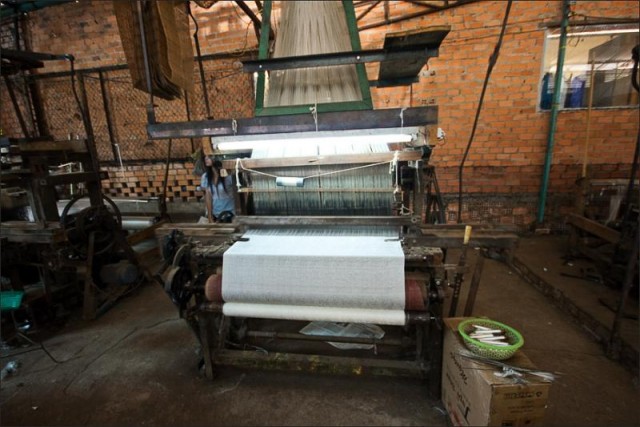 Как получаются шелковые нити