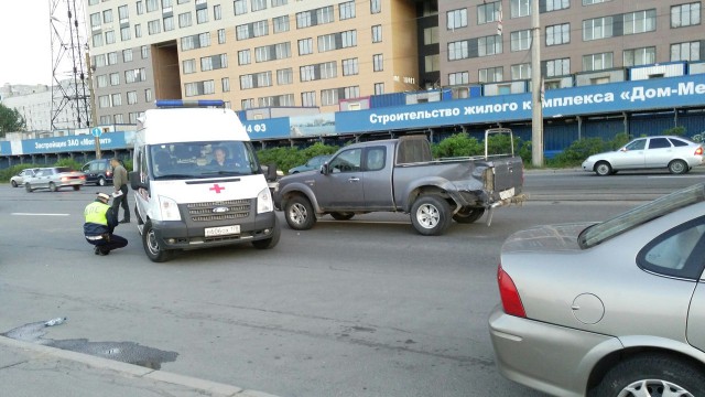Мажоры устроили гонки в городе