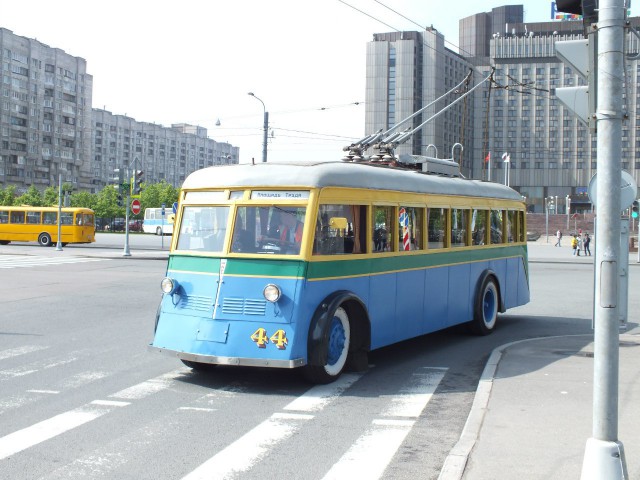 II Петербургский парад ретро-транспорта