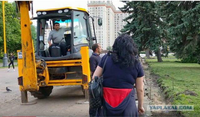Собянин продолжает зажигать. На этот раз переоделся в медведя